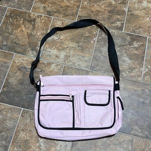 Messenger bag.